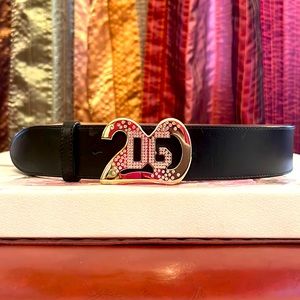 💯..AUTHENTIC DOLCE & GABBANA SWAROVSKI LOGO LEATHER BELT…💯